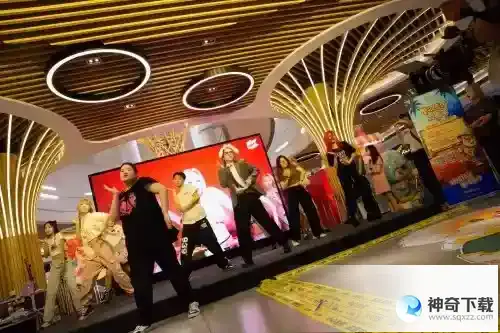 摩尔庄园手游亮相上海迪美