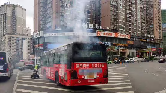 巴士(巴士坠江事件51人无一生还)